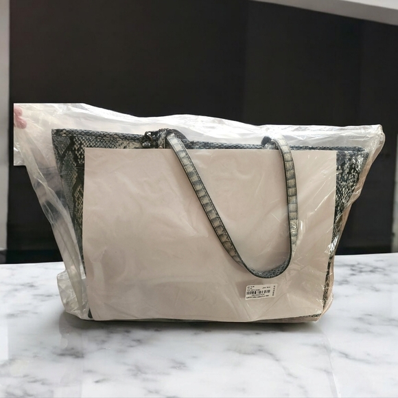 NWT Badgley Mischka Tote with Snake Print - Picture 7 of 11